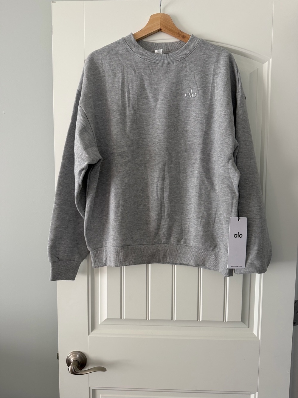ALO Yoga Accolade Crew Neck Pullover Heather Gray
